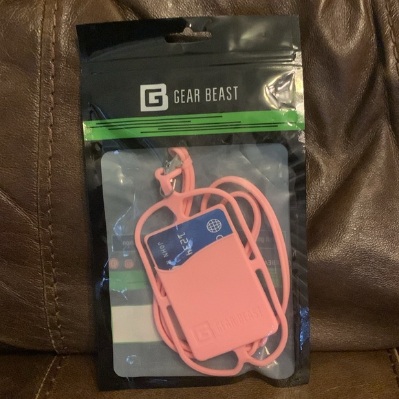 NWT Gear Beast Silicone Neck IPhone Holder with Credit Card/Money Slot-Pink - Picture 5 of 6